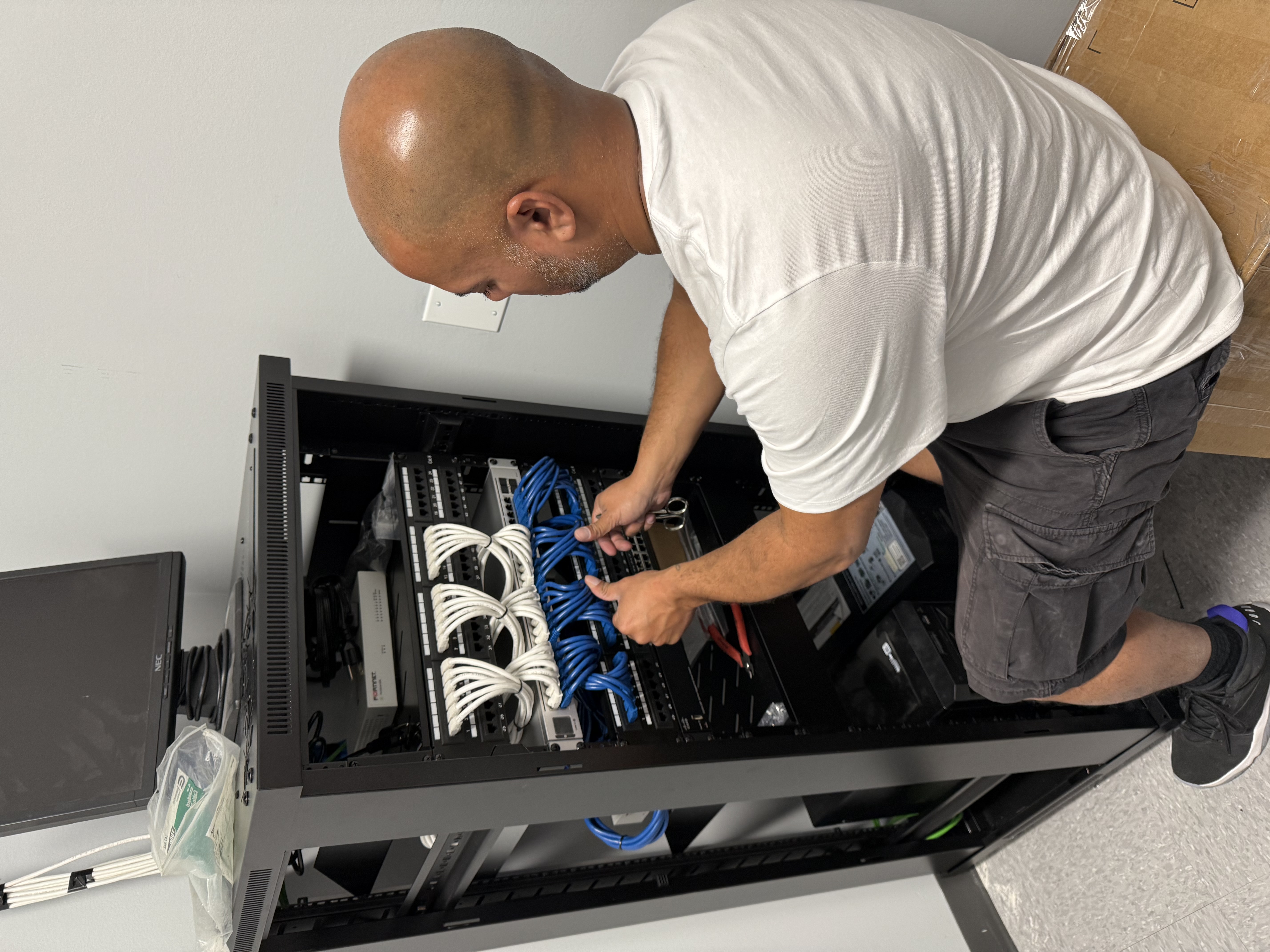 Structured network cabling and patch-panel install